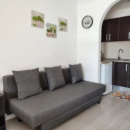 Studio In Las Americas, Central Location K008 *